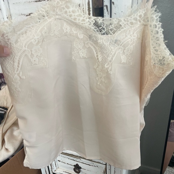Light blush lace camisole - Picture 2 of 5